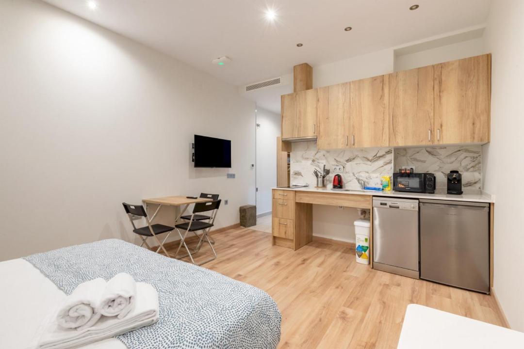 1 Bedroom 1 Bathroom Furnished - Justicia - Modern - Mintystay Madrid Bagian luar foto
